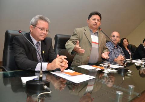 Sinésio anuncia R$ 100 mil para Festival do Pirarucu em Tonantins